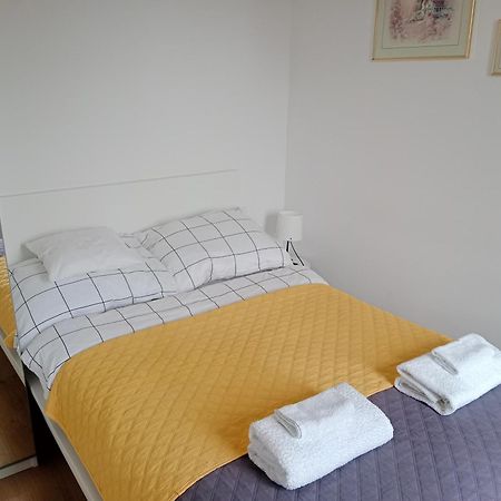 Apartament Dwupokojowy Ostrowiec Świętokrzyski Buitenkant foto